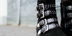 Beitragsbild des Blogbeitrags Elegant Rock Style with Biker Boots