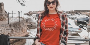 Beitragsbild des Blogbeitrags Rot-Schwarz karierter Blazer mit warmen Schnürboots