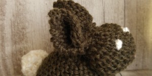 Beitragsbild des Blogbeitrags DIY Stricken für den Osterhasen!
