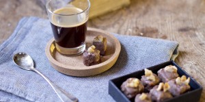Beitragsbild des Blogbeitrags Walnut chocolate pralines