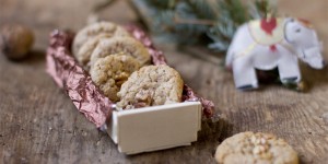 Beitragsbild des Blogbeitrags Walnut caramel christmas cookies