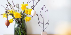 Beitragsbild des Blogbeitrags Minimalistic Easter DIY: Feather from Wire 