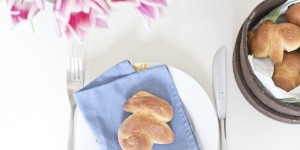 Beitragsbild des Blogbeitrags Easter brioche bunnies recipe.