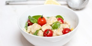 Beitragsbild des Blogbeitrags (Home) Office Lunch: Ricotta gnocchi with spinach and tomatoes.