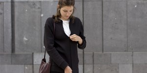 Beitragsbild des Blogbeitrags How to make a bomber jacket (out of a sweater). 