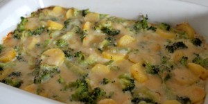 Beitragsbild des Blogbeitrags [Rezept] Brokkoli-Kartoffel Auflauf mit Käse überbacken 