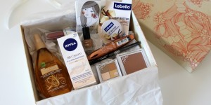 Beitragsbild des Blogbeitrags [Review] dm Schönheits-Box – Mai 2015 