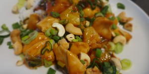Beitragsbild des Blogbeitrags hühnchen süß-sauer mit ananas