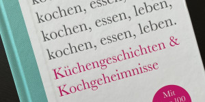Beitragsbild des Blogbeitrags rezension „kochen, essen, leben“