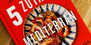 Beitragsbild des Blogbeitrags rezension „5 zutaten mediterran“