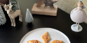 Beitragsbild des Blogbeitrags weihnachtskekse – cashew karamellrauten 