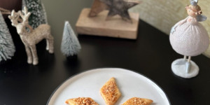 Beitragsbild des Blogbeitrags weihnachtskekse – cashew karamellrauten
