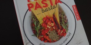 Beitragsbild des Blogbeitrags rezension: one pot pasta …basta!