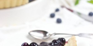 Beitragsbild des Blogbeitrags Cheesecake Tarte mit Heidelbeeren