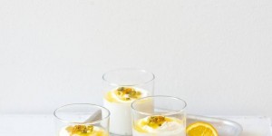 Beitragsbild des Blogbeitrags Creme aus weißer Schokolade mit Orangensauce