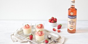 Beitragsbild des Blogbeitrags Weißes Schokomousse mit Erdbeeren