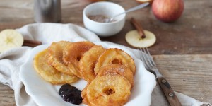 Beitragsbild des Blogbeitrags Gebackene Apfelringe mit Zimtzucker