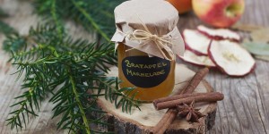 Beitragsbild des Blogbeitrags Bratapfelmarmelade mit Amaretto