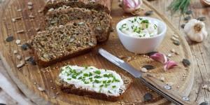 Beitragsbild des Blogbeitrags Topfenaufstrich mit Schnittlauch