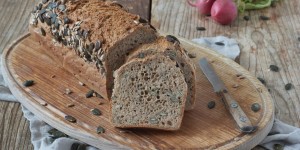 Beitragsbild des Blogbeitrags Dinkelvollkornbrot – 5 Minuten Brot 