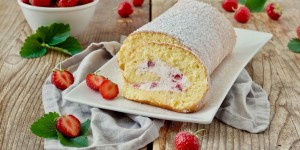 Beitragsbild des Blogbeitrags Erdbeerroulade