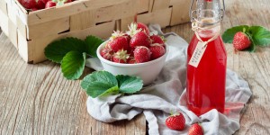 Beitragsbild des Blogbeitrags Erdbeersirup