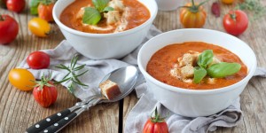 Beitragsbild des Blogbeitrags Tomatensuppe – Paradeisersuppe