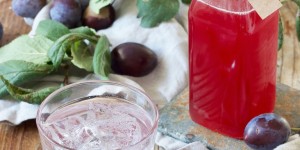 Beitragsbild des Blogbeitrags Zwetschkensirup