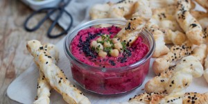 Beitragsbild des Blogbeitrags Rote Rüben Hummus