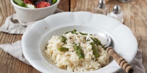 Beitragsbild des Blogbeitrags Spargelrisotto mit grünem Spargel 