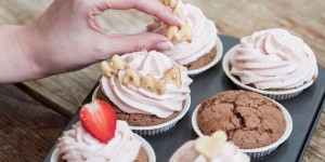 Beitragsbild des Blogbeitrags Erdbeercupcakes – Muttertagscupcakes 