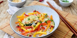 Beitragsbild des Blogbeitrags Glasnudelsalat mit Mango 