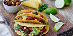 Beitragsbild des Blogbeitrags Vegetarische Tacos mit Guacamole