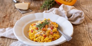 Beitragsbild des Blogbeitrags Kürbisrisotto mit Parmesan und Rosmarin
