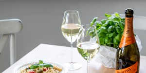 Beitragsbild des Blogbeitrags Schnelle Pasta mit Gemüse und Weißweinsauce