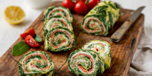 Beitragsbild des Blogbeitrags Low Carb Spinat-Lachs-Röllchen