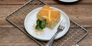 Beitragsbild des Blogbeitrags Topfengitterkuchen – Steppdeckenkuchen