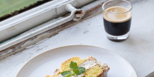 Beitragsbild des Blogbeitrags Kardinalschnitte mit Kaffeecreme 