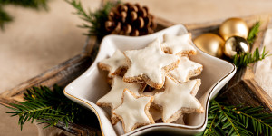 Beitragsbild des Blogbeitrags Zimtsterne – der Klassiker unter den Weihnachtskeksen