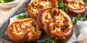 Beitragsbild des Blogbeitrags Überbackene Brezeln – ein einfaches und leckeres Fingerfood