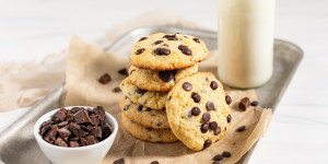 Beitragsbild des Blogbeitrags Chocolate Chip Cookies – Knusprige Kekse mit hart gekochtem Ei als Zutat