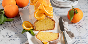 Beitragsbild des Blogbeitrags Saftiger Orangenkuchen aus Rührteig – einfach & schnell gemacht