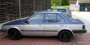 Beitragsbild des Blogbeitrags Schwarzblechfahrer: Nissan Sunny Sedan