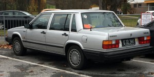 Beitragsbild des Blogbeitrags Schwarzblechfahrer: Volvo 740 GL 