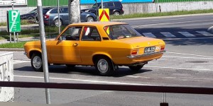 Beitragsbild des Blogbeitrags Schwarzblechfahrer: Opel Ascona A – Da ist er wieder! 