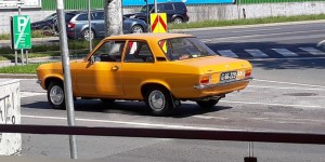 Beitragsbild des Blogbeitrags Schwarzblechfahrer: Opel Ascona A – Da ist er wieder!