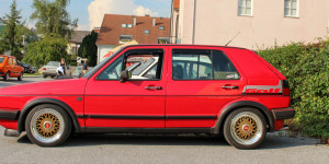 Beitragsbild des Blogbeitrags Virtuelles Alltagsklassiker Saturday Night Cruising 2021: Wolfgang und sein VW Golf GTI