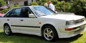 Beitragsbild des Blogbeitrags Schwarzblechfahrer: Nissan Bluebird 2.0 SLX