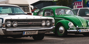 Beitragsbild des Blogbeitrags Alltagsklassiker Saturday Night Crusing Juli 2023 – Bilder von Kristiyan Gichev