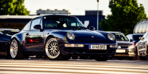 Beitragsbild des Blogbeitrags Alltagsklassiker Saturday Night Cruising Mai 2024 – Bilder Kristiyan Gichev